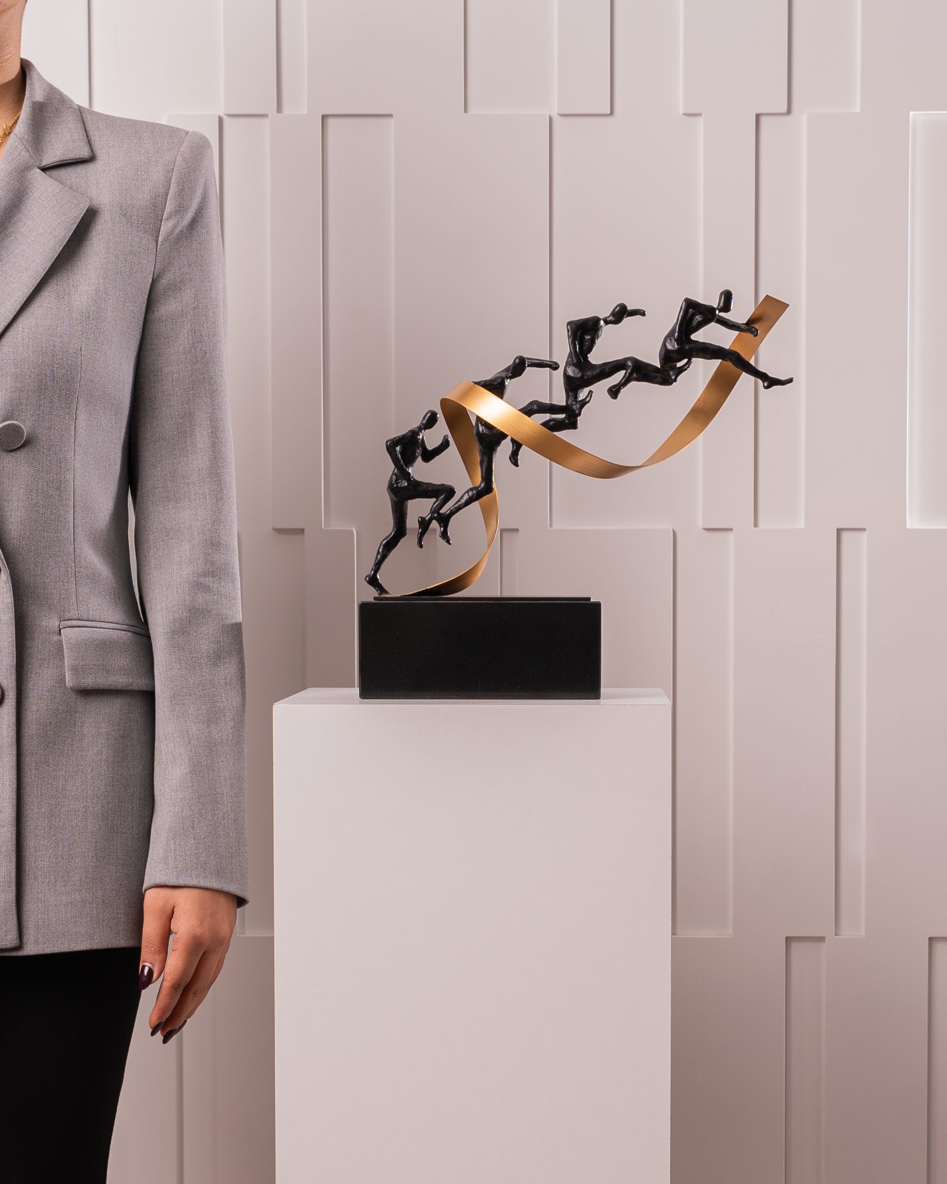 Veylo Sculpture