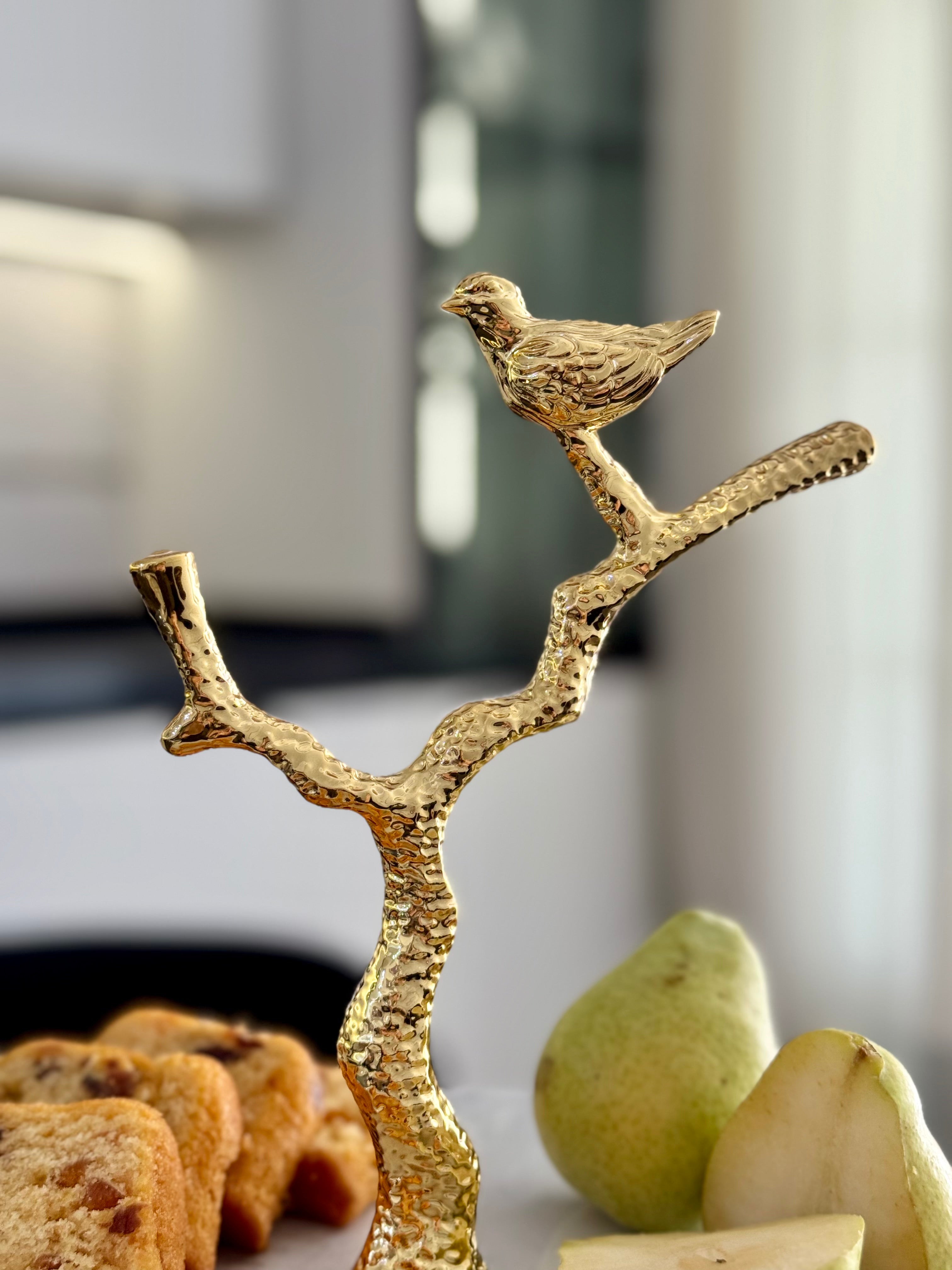Elara Marble Stand